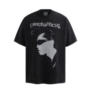 Character print distressed short sleeved shirt